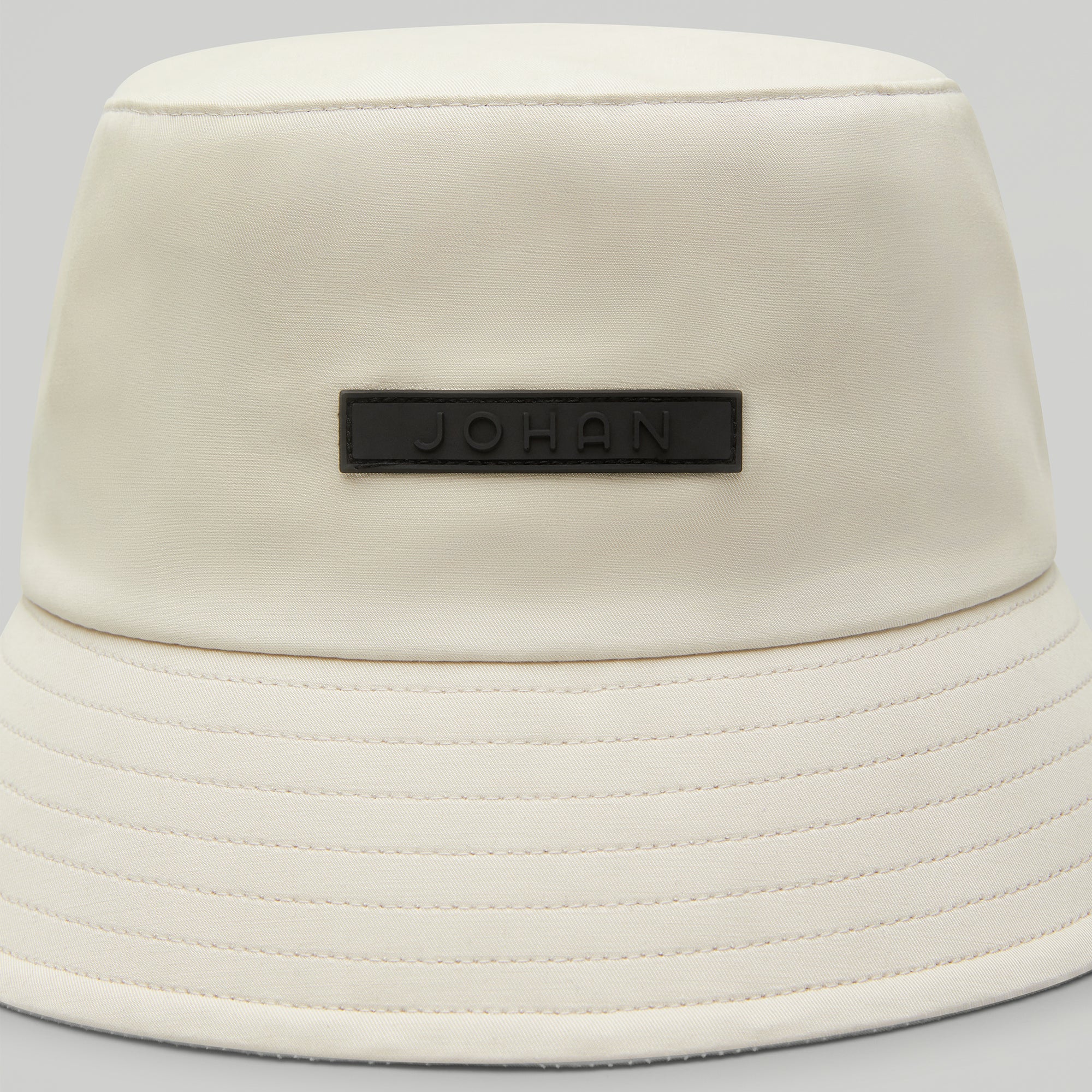 Crema Bucket Hat for Golf & Lifestyle 